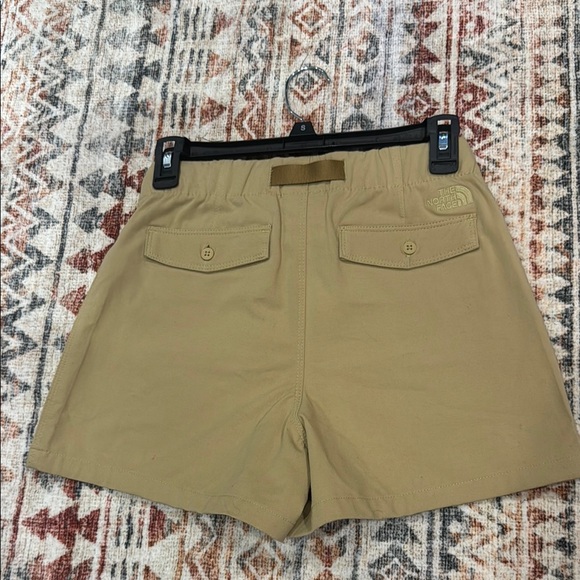 The North Face Women’s Khaki Field Shorts - Picture 4 of 12